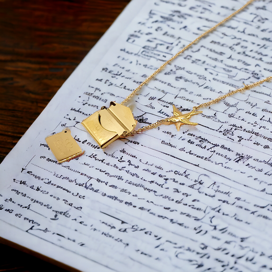 Daisy | Collier gravure personnalisée en acier inoxydable avec pendentif lettre