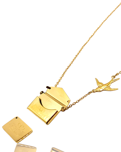 Daisy | Collier gravure personnalisée en acier inoxydable avec pendentif lettre