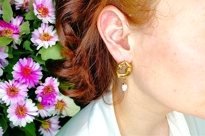 Anabelle | Boucles d'oreilles en acier inoxydable avec perle naturelle